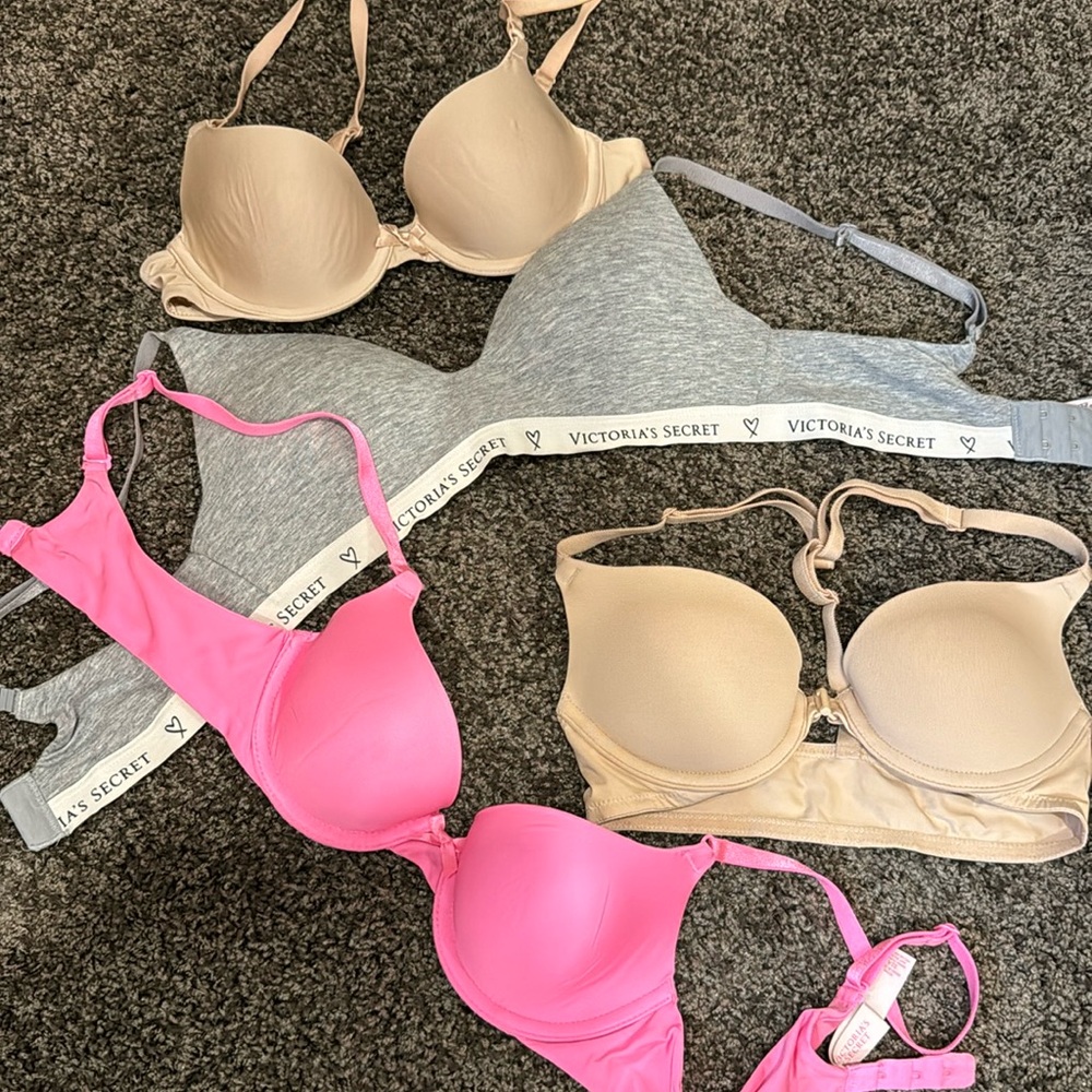 Four 32A Victoria Secret bras (various styles as shown in photos)